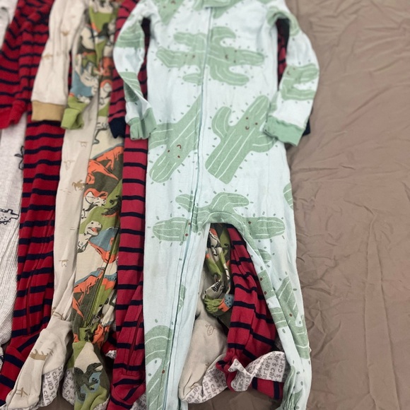 8 New Carters Footed Pajamas Size 24 Month - Picture 4 of 9